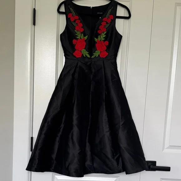Lela Luxe Black Mini Dress with Red Floral Design - Picture 3 of 6